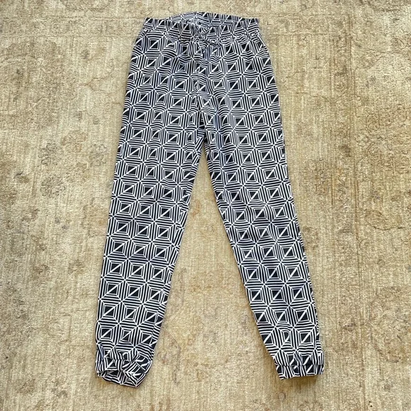 Faded Glory Geometrical Joggers size XS, Black and White - Picture 2 of 10